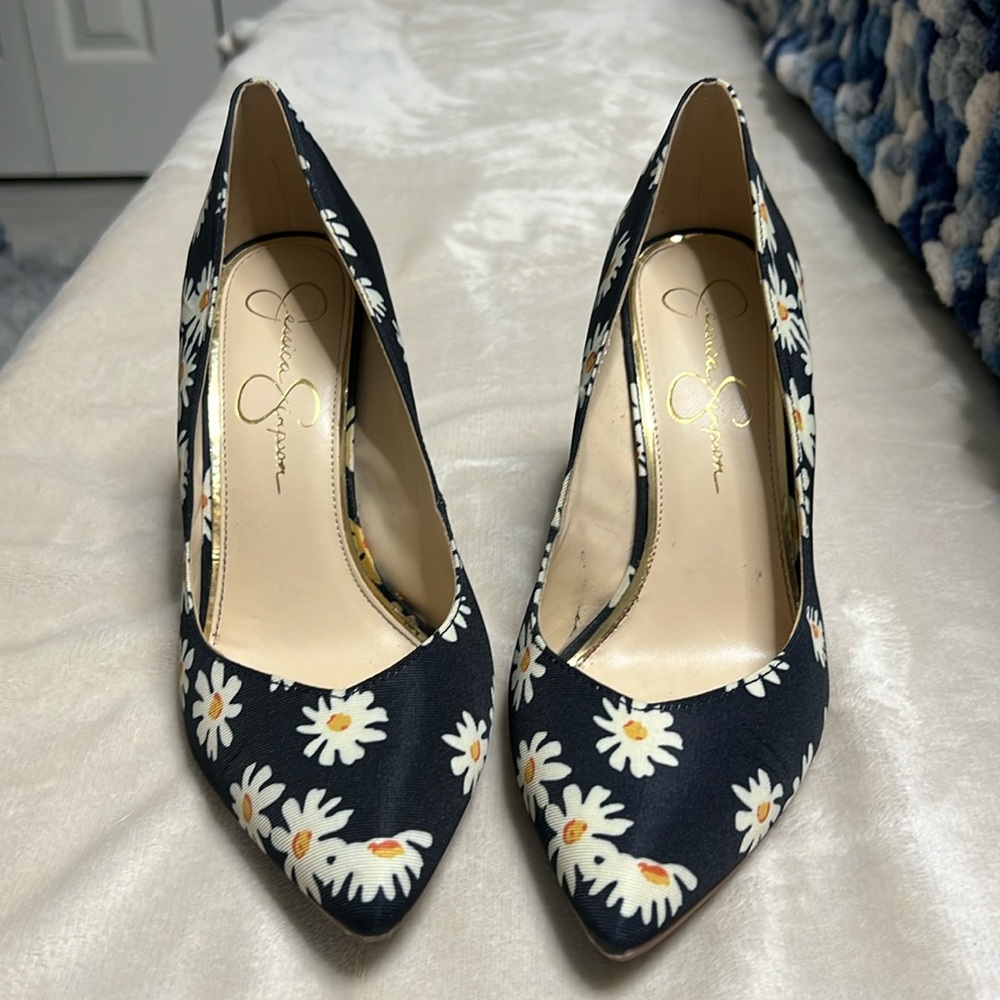 Jessica Simpson 4in Daisy heels